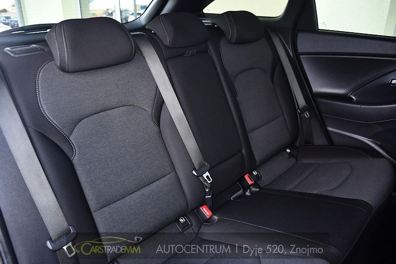 Hyundai i30 1,6CRDi STYLE AT TAŽNÉ - fotka 19 z 48