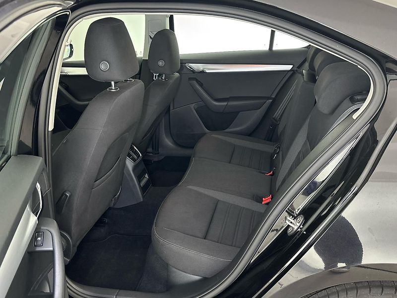 Škoda Octavia Ambition - fotka 8 z 28