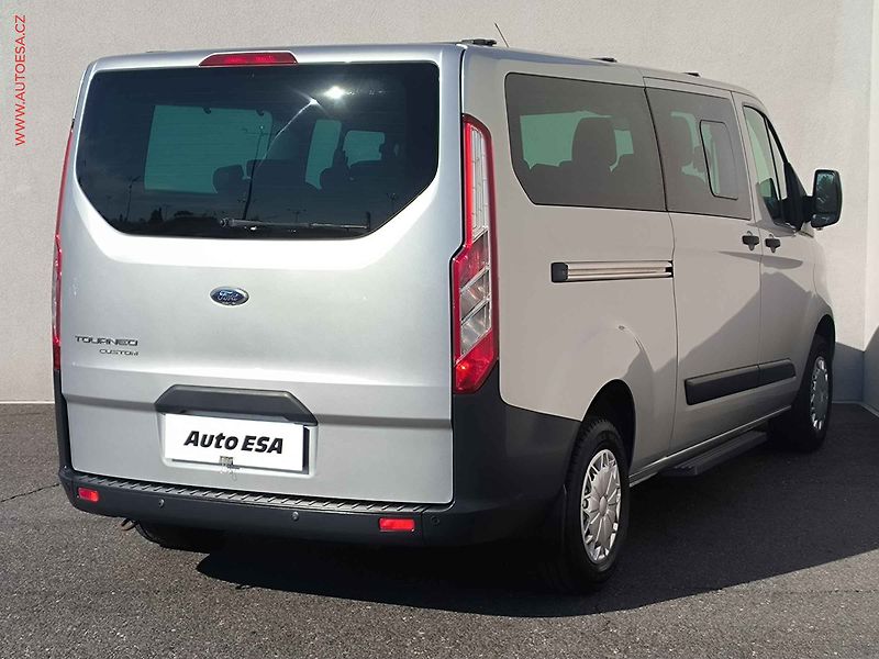 Ford Tourneo Custom (2014) 2.2TDCi L2 9míst, Trend, AC - fotka 4 z 20