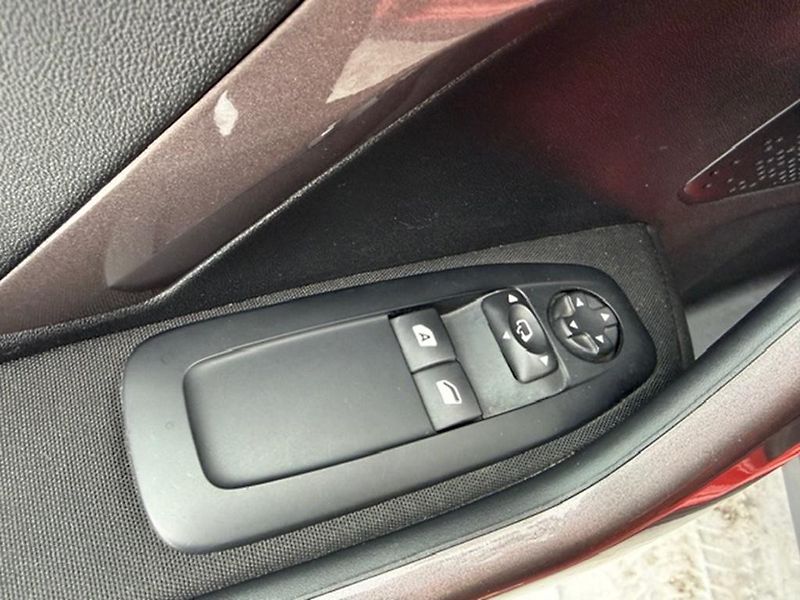 Peugeot 2008 1.2 PureTech, serv.kniha - fotka 11 z 29