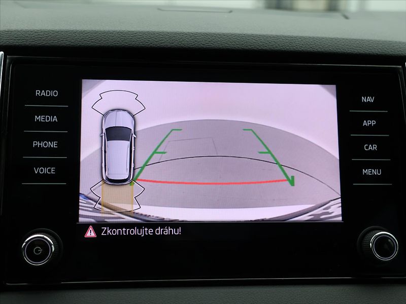 Škoda Karoq 2,0 TDI 85kW DSG Style CZ DPH - fotka 29 z 41
