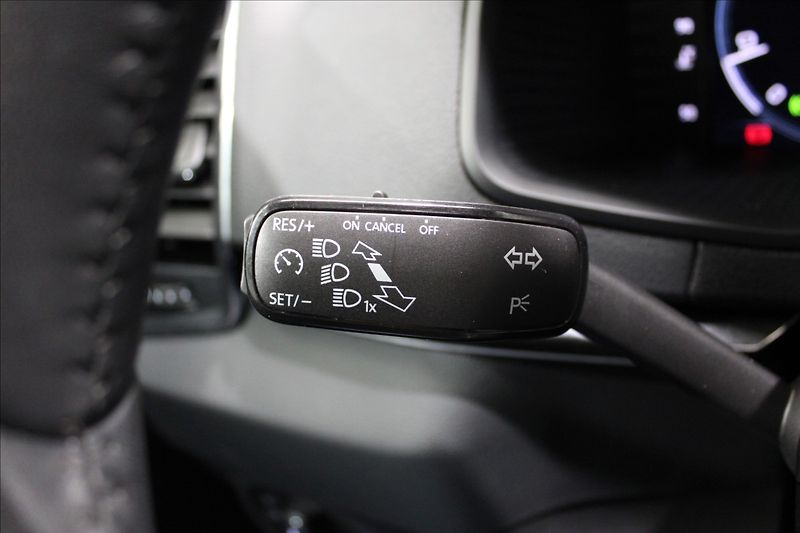 Škoda Karoq 2,0 TDI DSG style 1.maj, CZ - fotka 16 z 33