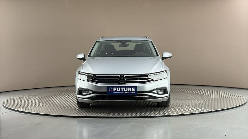 Volkswagen Passat 2.0 TDI DSG Elegance Variant - fotka 3 z 26