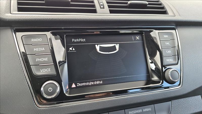 Škoda Fabia 1,0 TSi 70 Kw kombi Ambition - fotka 15 z 23