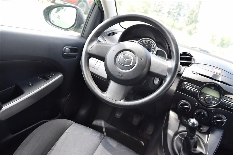 Mazda 2 1,4 I 55KW NOVÁ STK KLIMA - fotka 28 z 39