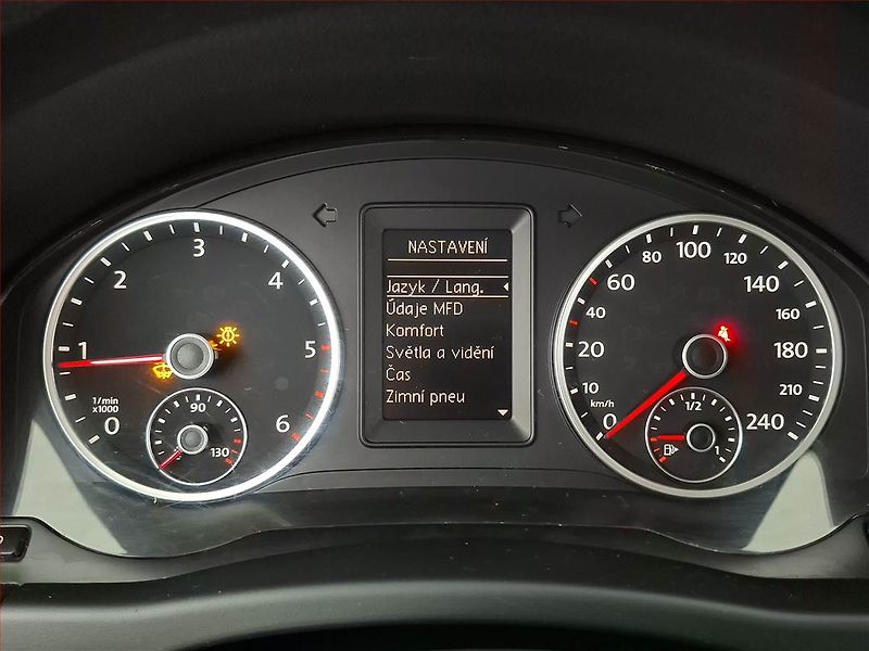 Volkswagen Tiguan (2013) 2.0 TDI, Tempomat - fotka 11 z 15