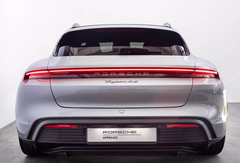 Porsche Taycan 4S Sport Turismo BOSE ACC Pano - fotka 6 z 23
