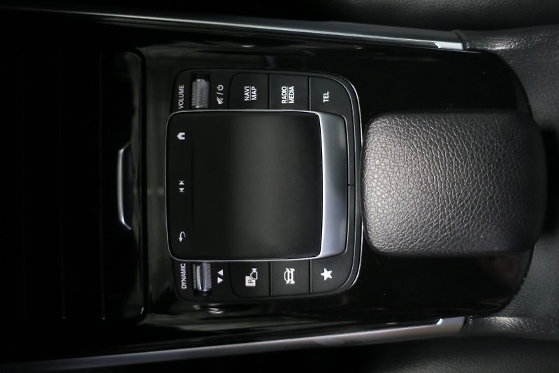 Mercedes-Benz GLB (2022) 220 D 4MATIC - fotka 33 z 48