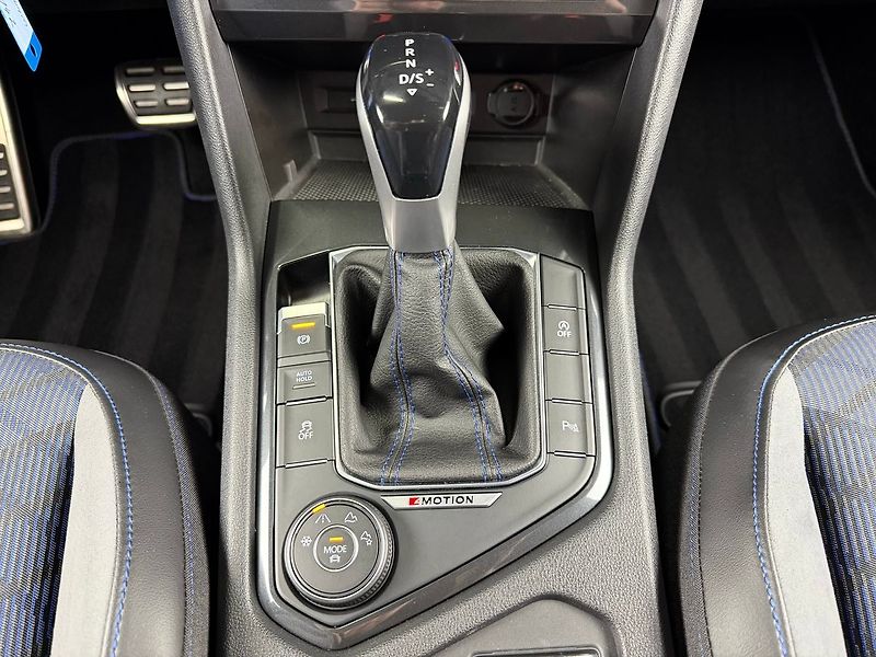 Volkswagen Tiguan 2.0 TSI 235 KW R-LINE, DSG, 4M - fotka 20 z 23