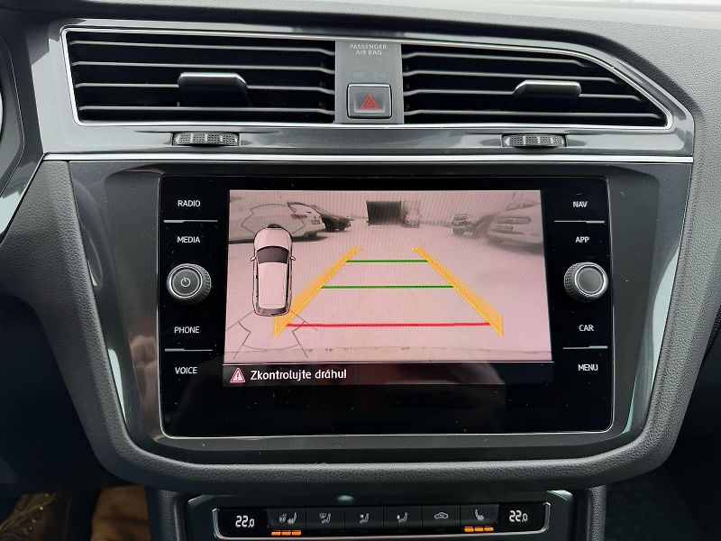 Volkswagen Tiguan (2018) 1.4TSI 110kW 4x4 TAŽNÝ ASIST - fotka 20 z 22