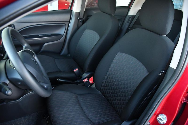 Mitsubishi Space Star 1.0i 52kW A/C - fotka 14 z 29