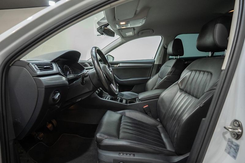Škoda Superb 1.6 TDI 88 kW - fotka 7 z 25