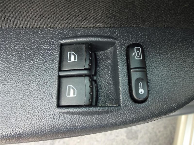 Škoda Fabia I 1,2i 47kW Combi - fotka 22 z 43