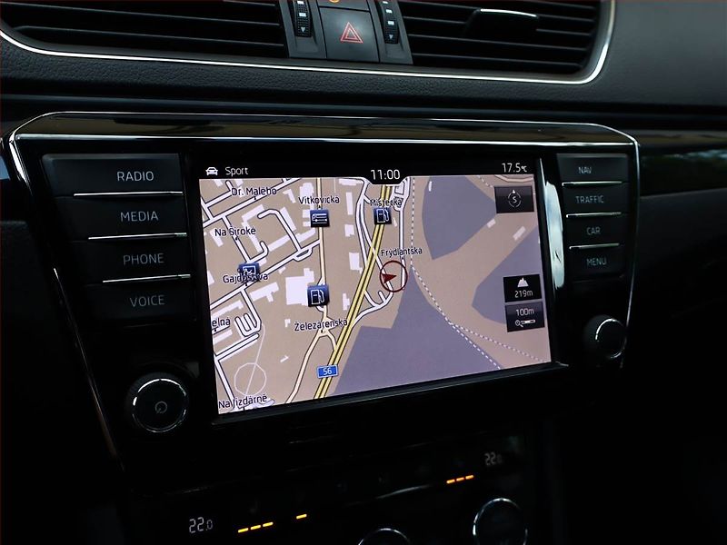 Škoda Superb (2016) Laurin&Klement 2.0 TDI, 4X4 - fotka 15 z 23