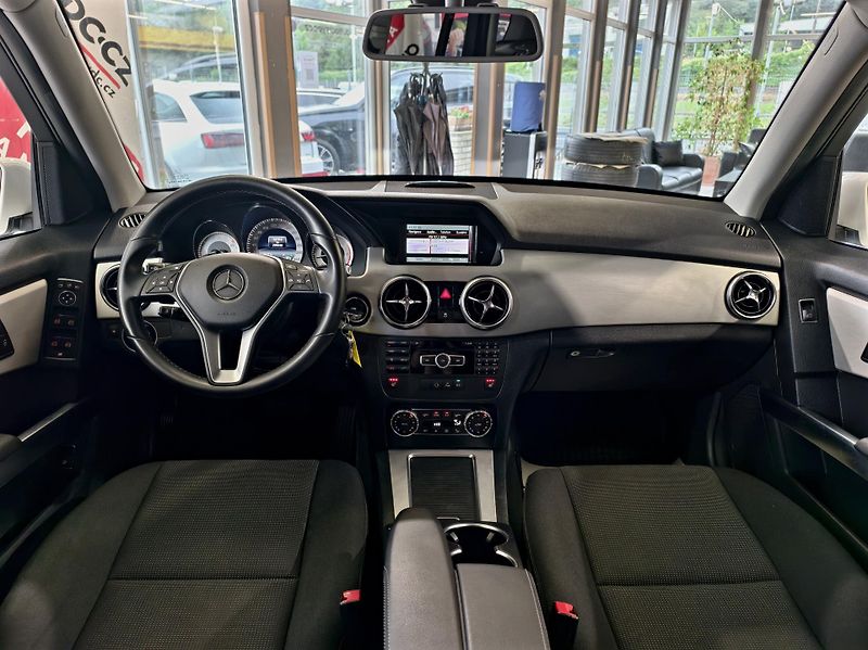 Mercedes-Benz GLK 220 CDI A/T 4MATIC BIXENON ČR - fotka 9 z 24