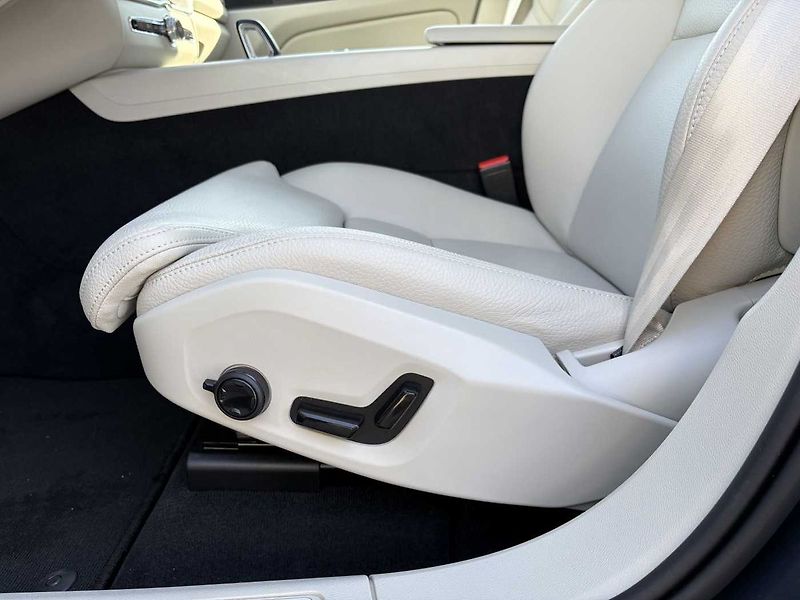 Volvo XC60 PLUS T6 AWD PHEV ACC,BLIS - fotka 8 z 22