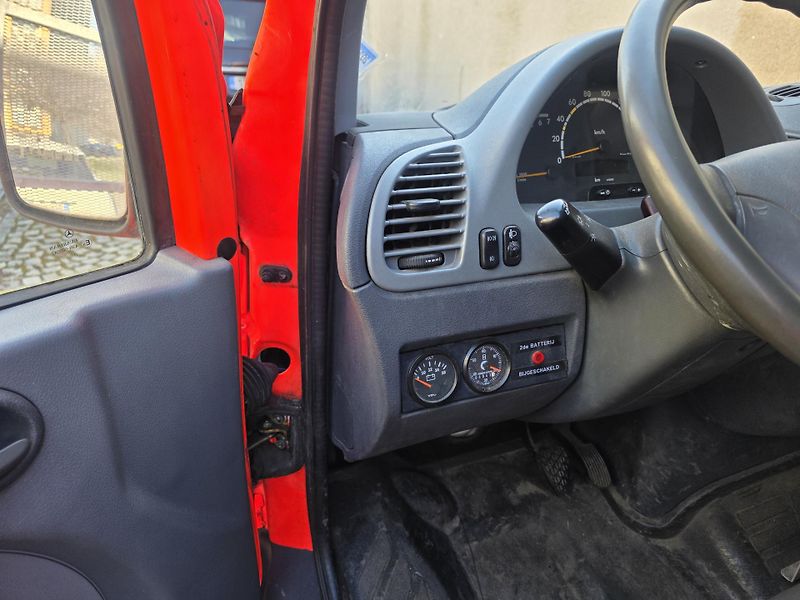 Mercedes-Benz Sprinter 270CD 5valec 67 tkm  montážní  - fotka 18 z 26