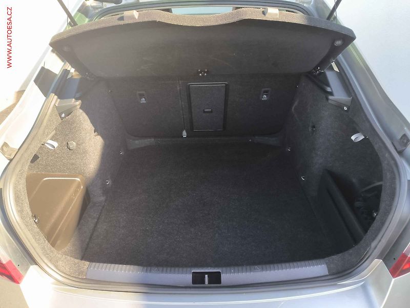 Škoda Octavia (2017) 2.0 TDi, ČR, L&K, DSG, LED - fotka 7 z 27