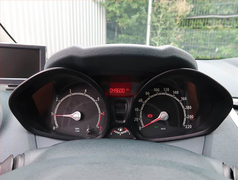 Ford Fiesta (2010) 1.25, Park. senzory - fotka 11 z 17