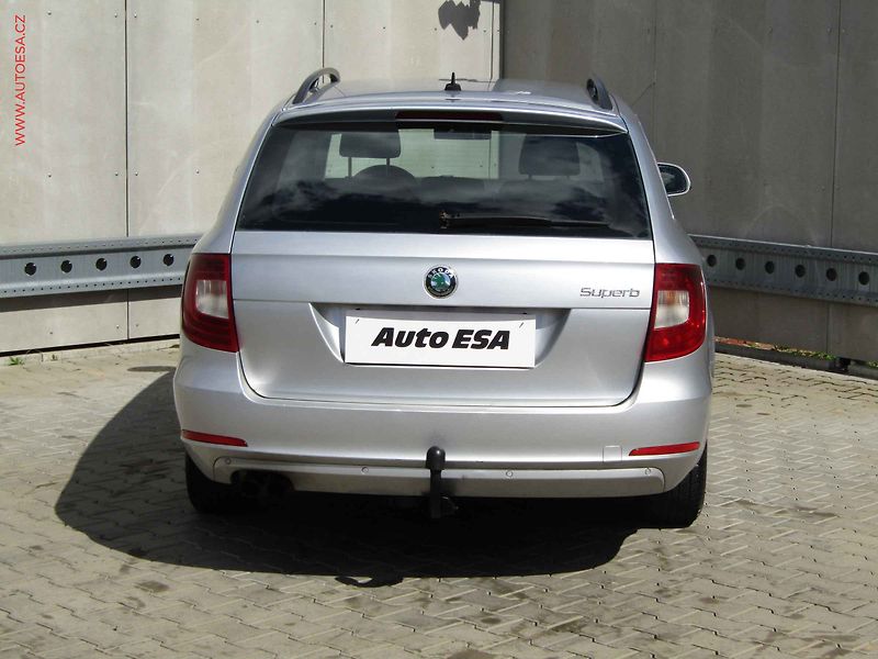 Škoda Superb (2010) 2.0 TDi, Ambition, TZ, xenon - fotka 5 z 20