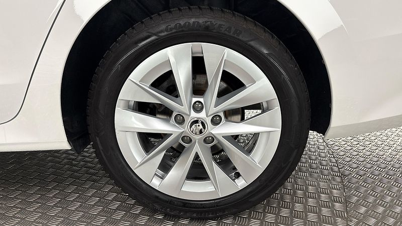 Škoda Octavia 1.5 TSI E-Tec DSG Style - fotka 19 z 25