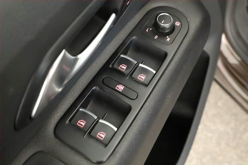 Volkswagen Amarok (2018) V6 3.0 TDI, 4X4, Automat - fotka 17 z 18