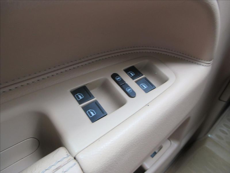Volkswagen Touareg 3,0 TDi, Navi, Kůže, aut. Tažn - fotka 26 z 36