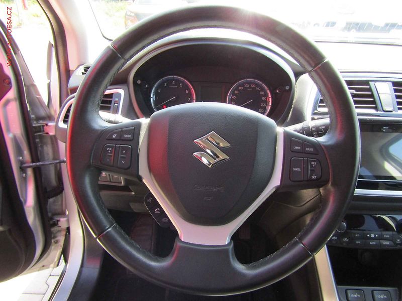 Suzuki S-Cross (2017) 1.0 BJet 4x4, 1.maj,ČR - fotka 15 z 18