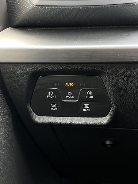 Seat Leon 1.5TSI FR-Line LED ACC DPH - fotka 20 z 24