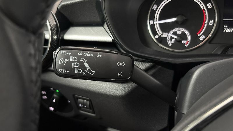 Škoda Fabia 1.0 TSI DSG Ambition - fotka 14 z 23