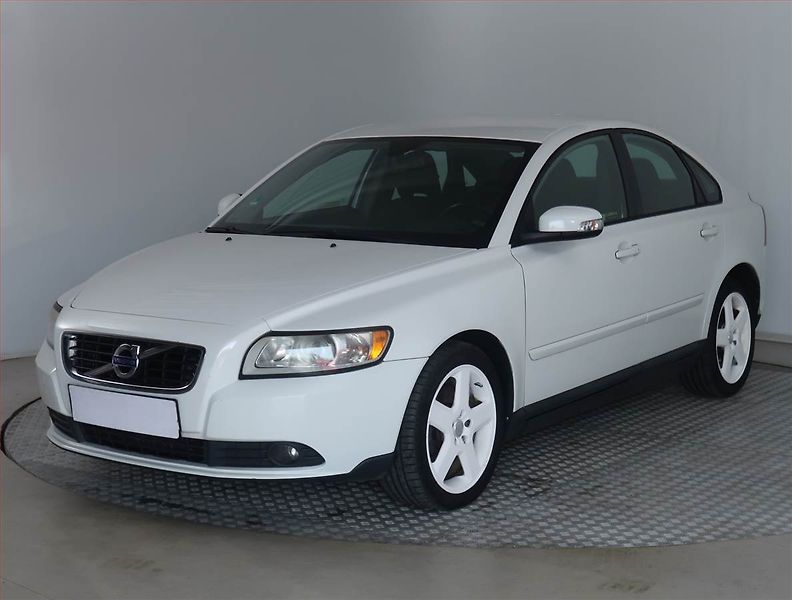 Volvo S40 (2008) 2.0 D, po STK, za skvělou cenu - fotka 2 z 15