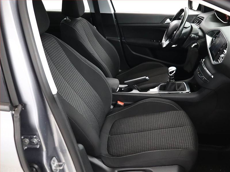 Peugeot 308 (2019) 1.2 PureTech, Serv.kniha - fotka 7 z 16