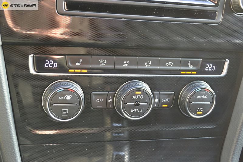 Volkswagen Golf VII    2.0TSI -162KW   GTI - fotka 22 z 39