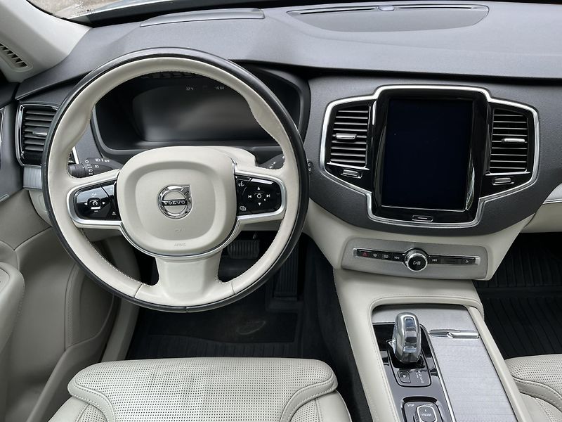 Volvo XC90 (2016) T8 AWD TWIN-ENGINE INSCRIPTION - fotka 22 z 47