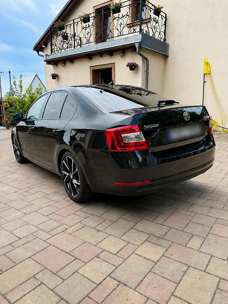 Škoda Octavia (2019) Ambition Plus 1,5 TSi 110kW ČR - fotka 4 z 32