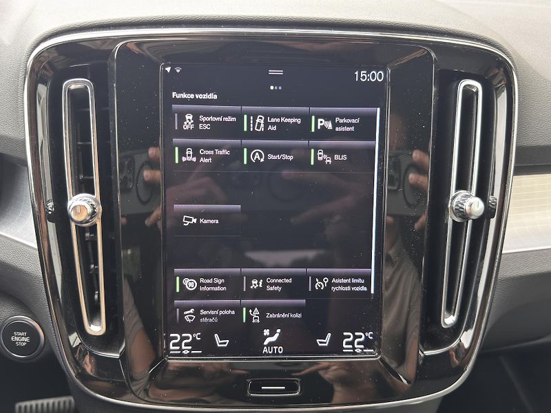 Volvo XC40 T2 FWD MOMENTUM // 1. maj. - fotka 39 z 41