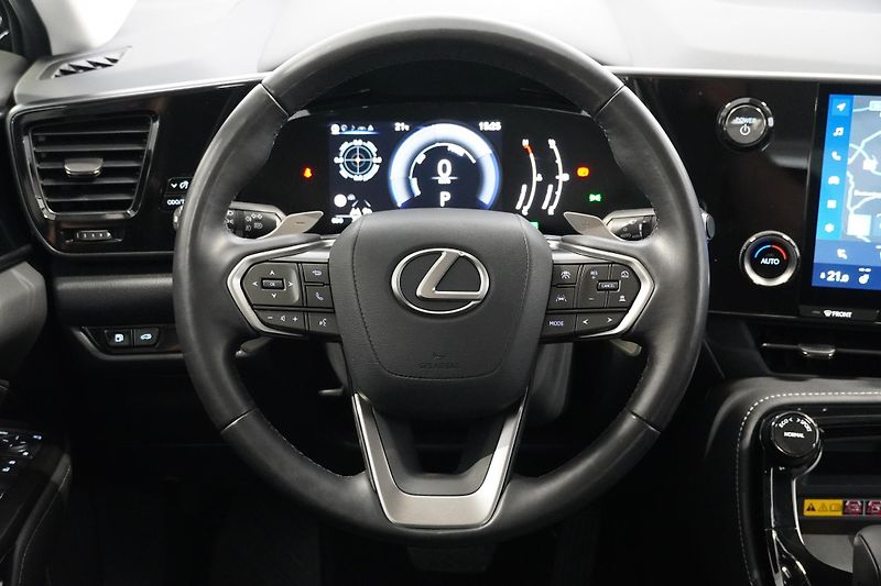 Lexus NX 350h 1.MAJ,DPH,Kamera,El.kufr - fotka 21 z 28