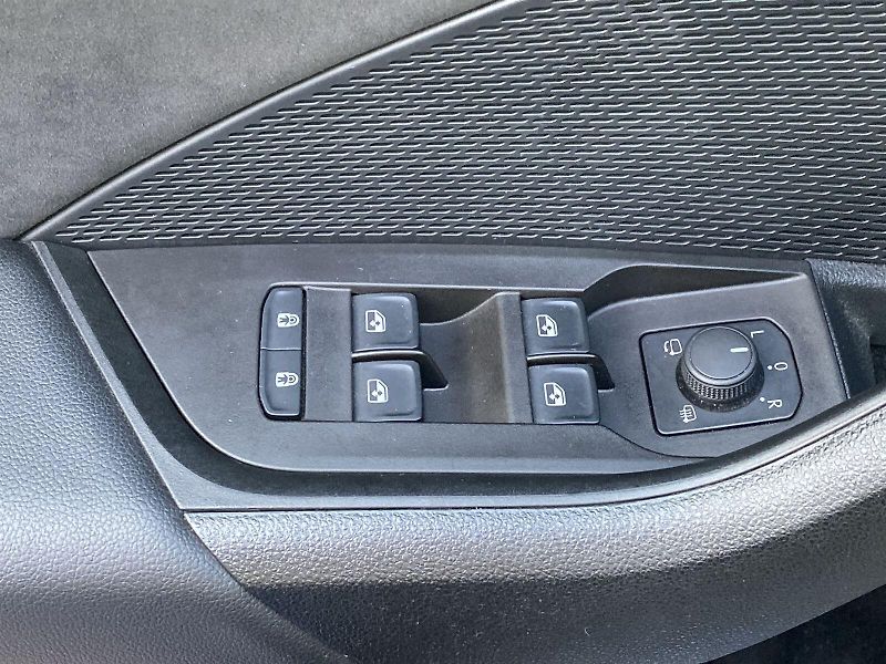 Škoda Octavia (2023) Combi 2.0 TDI DSG RS - fotka 22 z 35