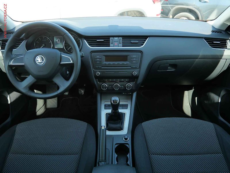 Škoda Octavia (2013) 1.4 TSi, Ambition, panor. - fotka 8 z 16