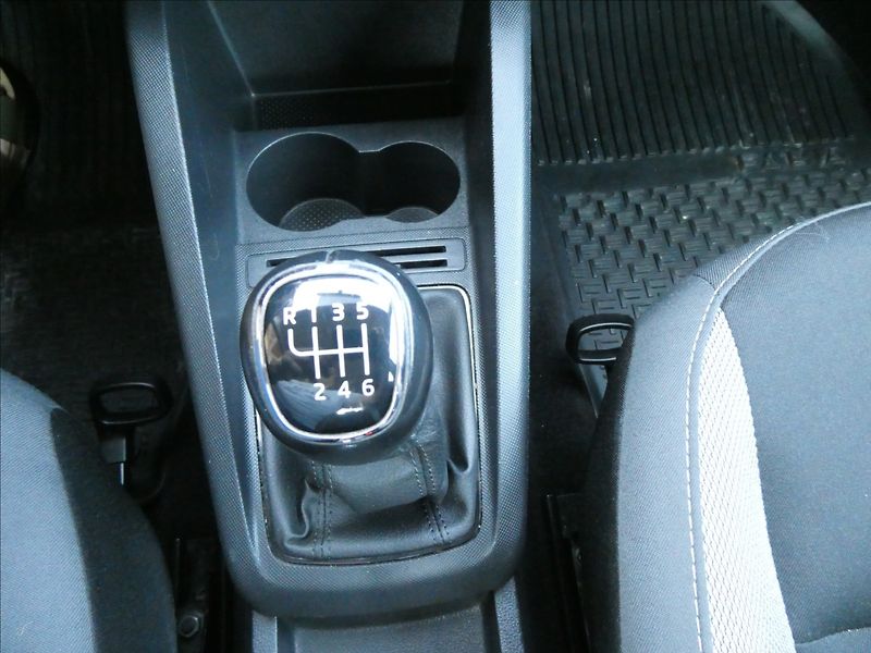 Škoda Fabia 1,0 TSI 81kW Ambition,2 x kola - fotka 29 z 38