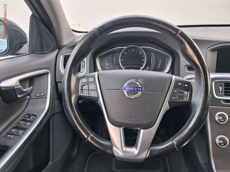 Volvo S60 (2015) 2.0 D4, ČR, servis.kniha, AT - fotka 11 z 18