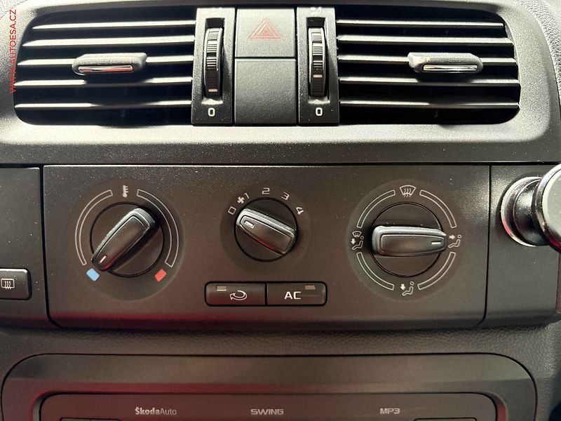 Škoda Roomster (2011) 1.2 TSi, Style, park. čidla - fotka 14 z 14