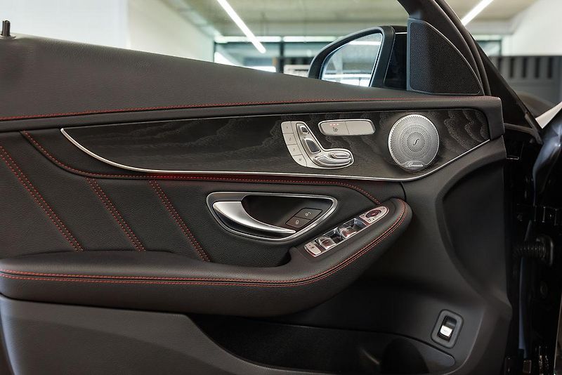 Mercedes-Benz Třídy C (2019) C43 AMG V6 Biturbo 4Matic - fotka 37 z 44