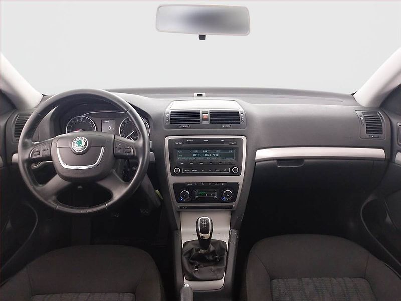 Škoda Octavia (2012) Ambition 1.6 TDI, Serv.kniha - fotka 8 z 19