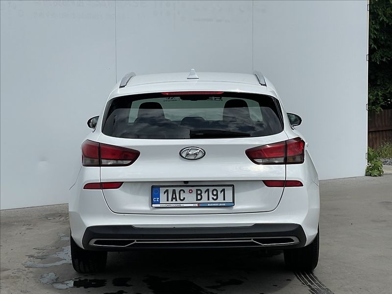 Hyundai i30 1,5 T-GDI Combi Smart - fotka 22 z 23