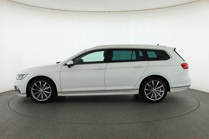 Volkswagen Passat (2018) R-Line 2.0 TDI, Automat - fotka 3 z 18