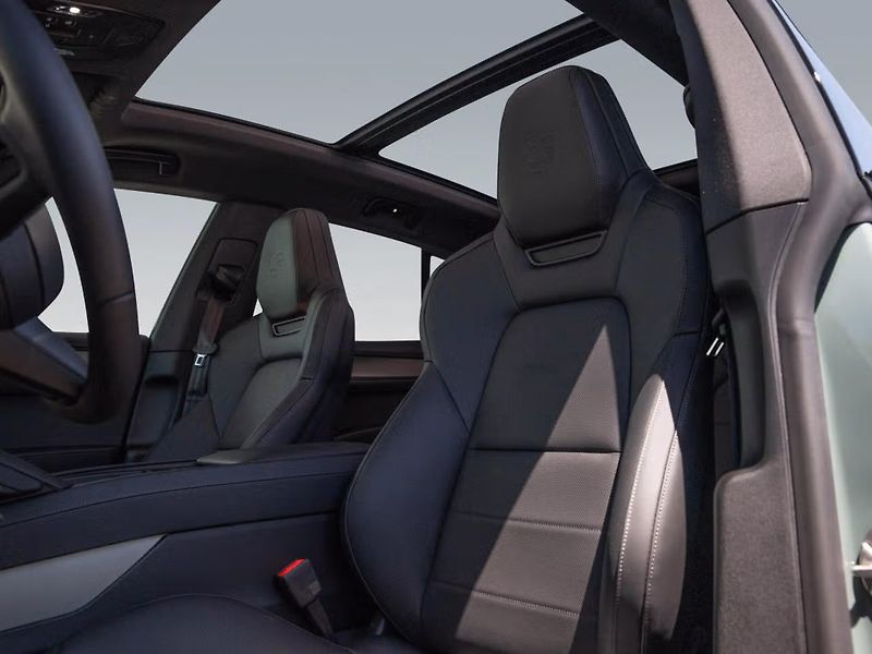 Porsche Cayenne Electric Pano HuD Venti HD-Mat - fotka 9 z 23