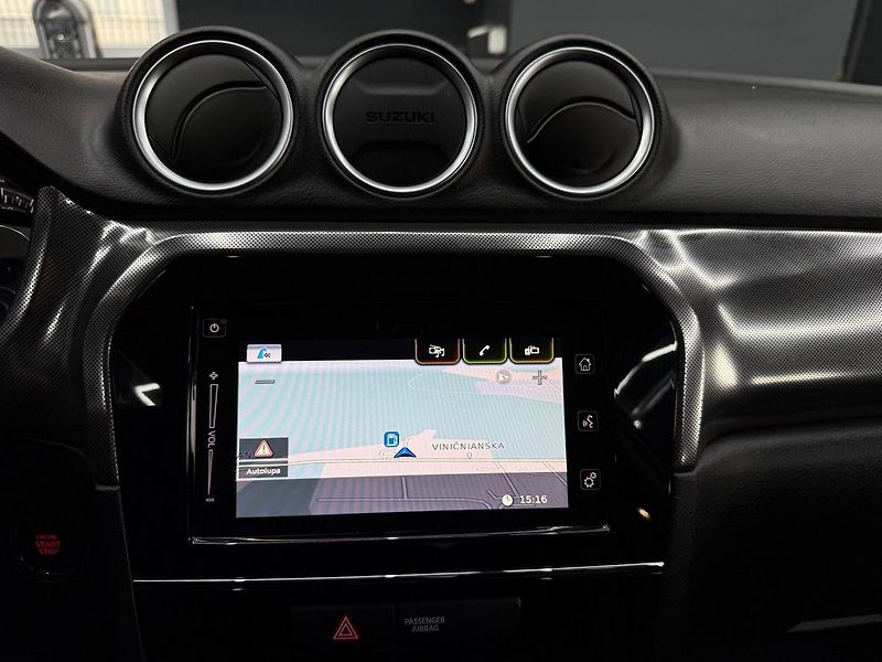 Suzuki Vitara (2023) 1.4 BoosterJet Mildhybrid Prem - fotka 24 z 29