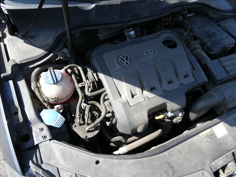 Volkswagen Passat 2,0 TDi 103kW 4MOTION,serviska - fotka 29 z 39