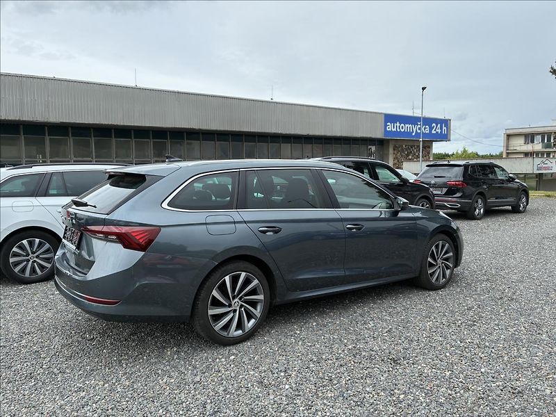 Škoda Octavia 2,0 PANORAMA,CANTON,HEAD-UP - fotka 6 z 28